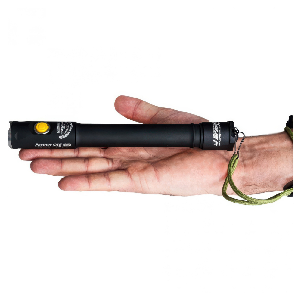 Тактический фонарь Armytek Partner C4 Pro (тёплый свет) — прочный корпус из авиационного алюминия, выдерживающий падения с 10 метров.