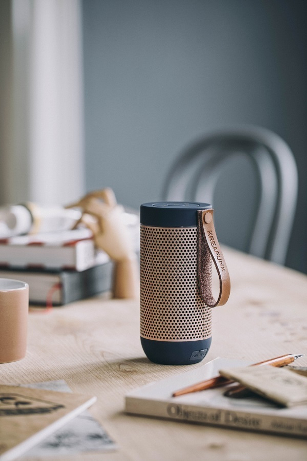 Колонка беспроводная с ремешком afunk, синяя с бронзой