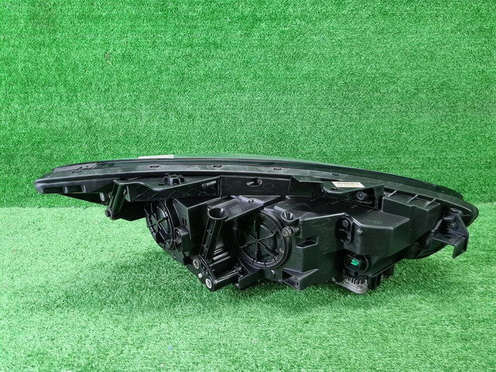 Фара левая Kia Quoris (2012-2018) LED