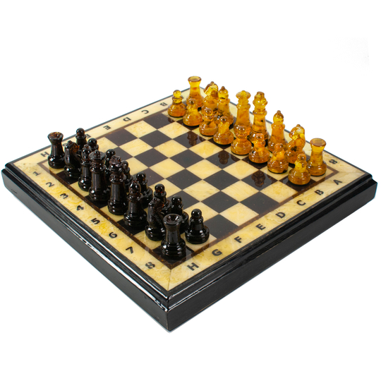 Янтарные шахматы "Лимон и чёрные" и доска-ларец 25 на 25 см