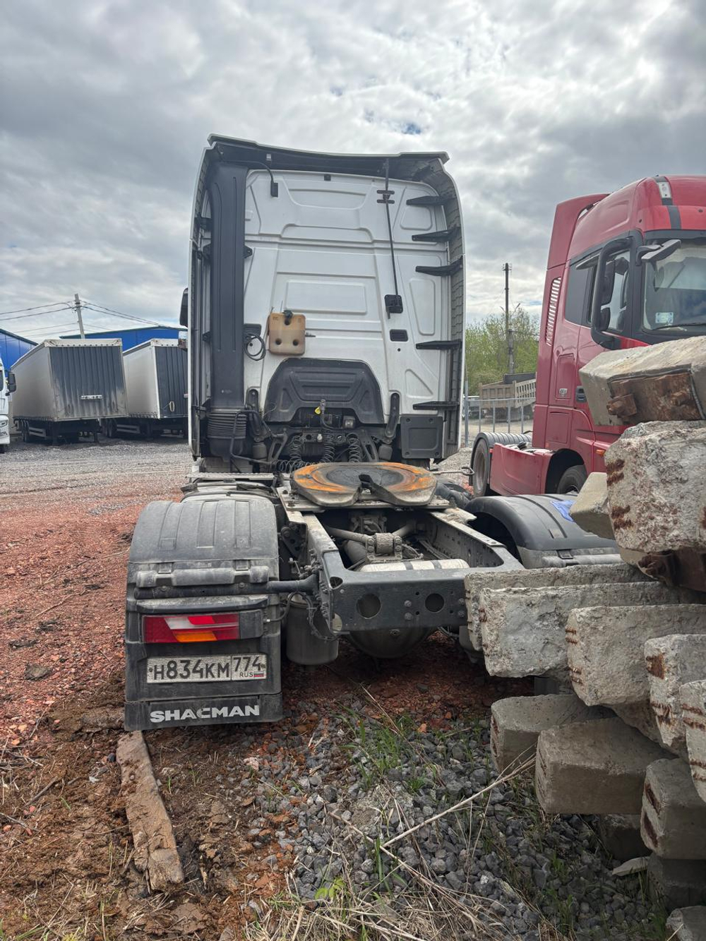 Shacman (Shaanxi) SX* 4x2 Седельный тягач SX4188YY381 (Дизельный, 12,5 л, 473 л.с., МТ)