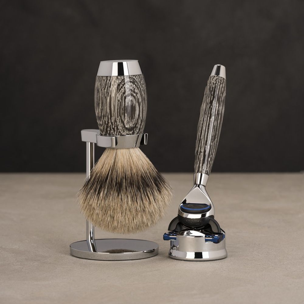 Бритвенный набор MUEHLE EDITION, барсучий ворс высшей категории Silvertip, бритва Fusion, мореный дуб, стерлинговое серебро (S 493 ED 3)