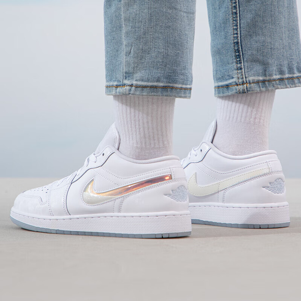 Jordan 1 Low SE Glitter Swoosh GS
