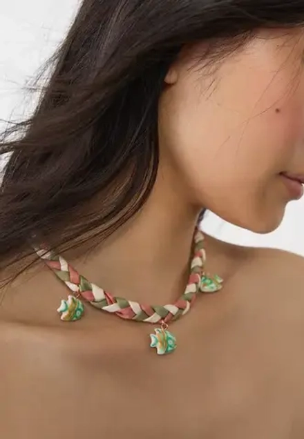 STRADIVARIUS Плетеное ожерелье, зеленый