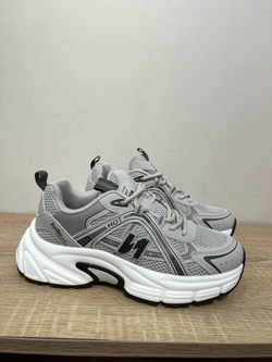 Кроссовки из эко кожи