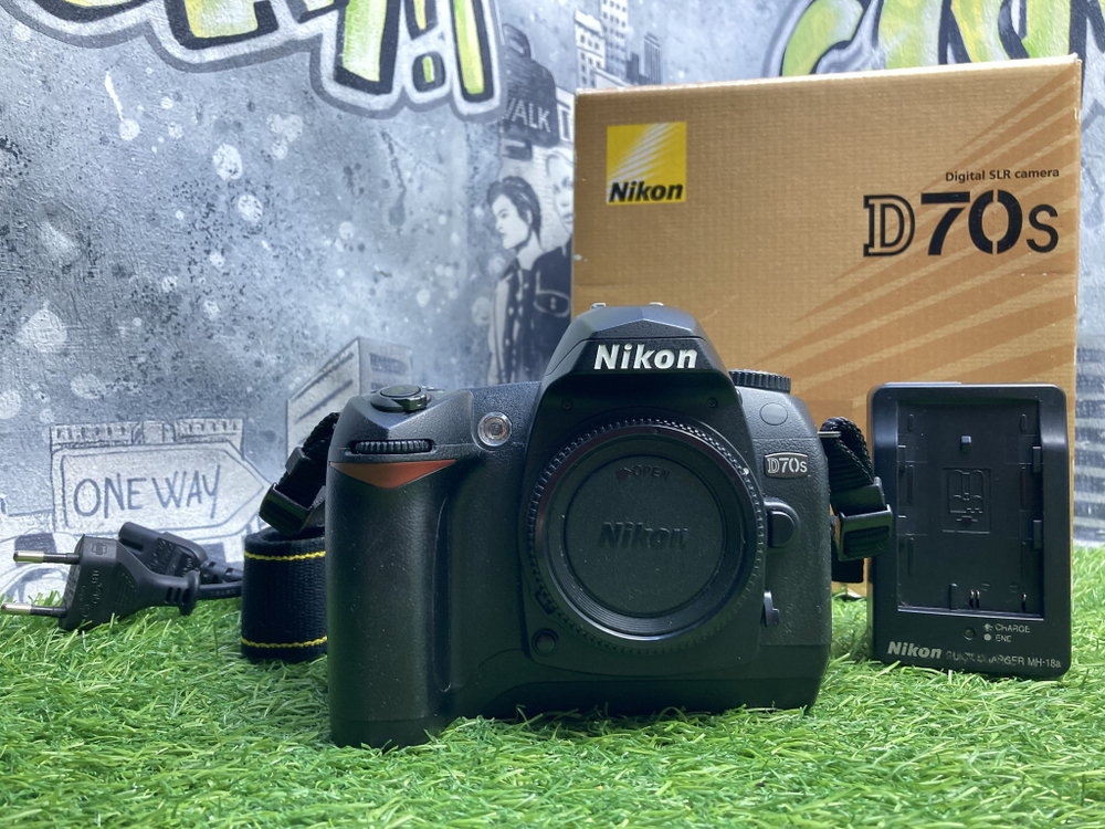Nikon D70s Покупка/Продажа