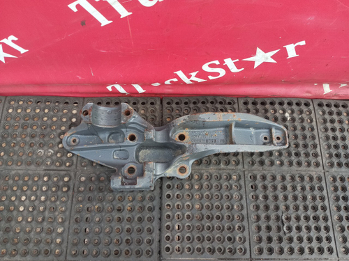 Кронштейн пневморессоры правый 2017г.