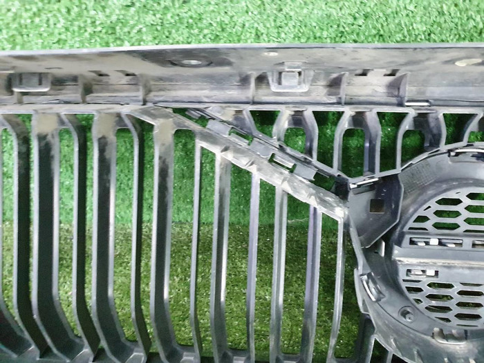 Решетка радиатора Volvo XC40 (2017-2022)