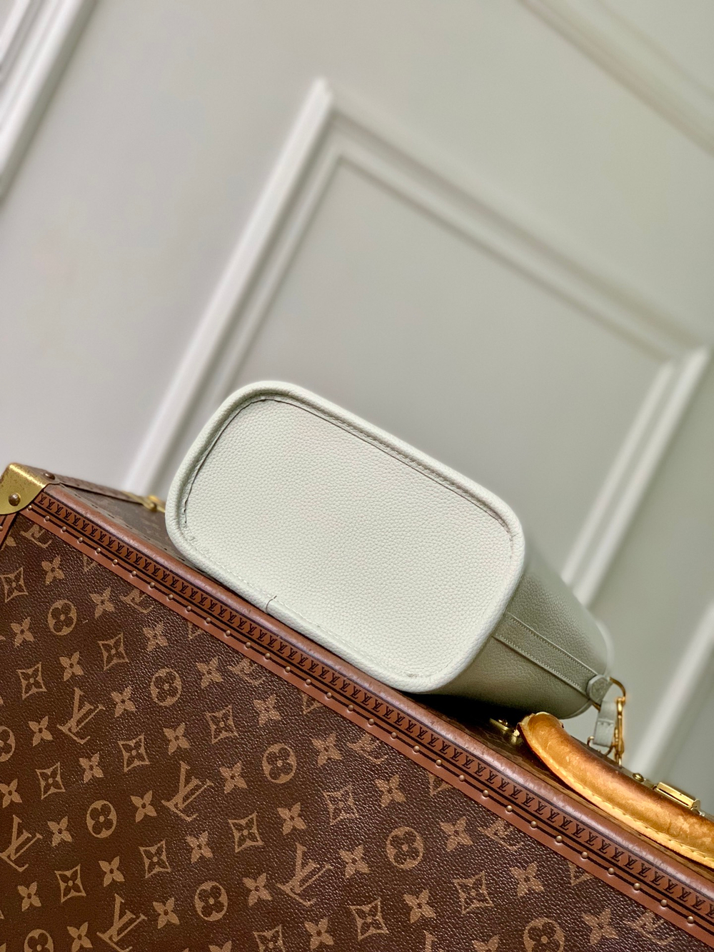 Louis Vuitton Neverfull Bandouliere Inside Out BB