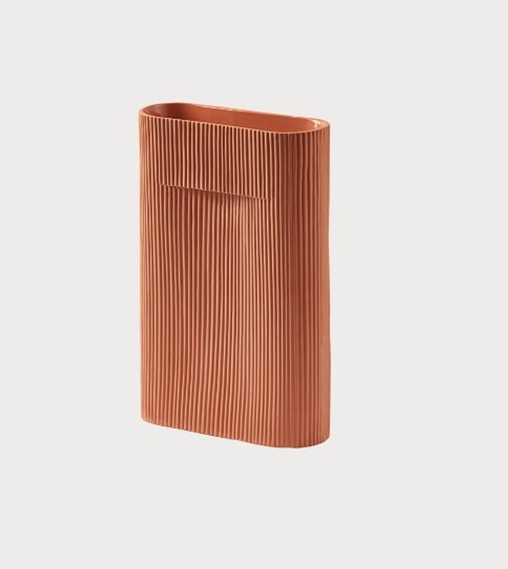 Ваза MUUTO керамика/terracotta 230х85х350h коллекция Ridge