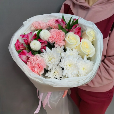 Авторский букет в нежной гамме