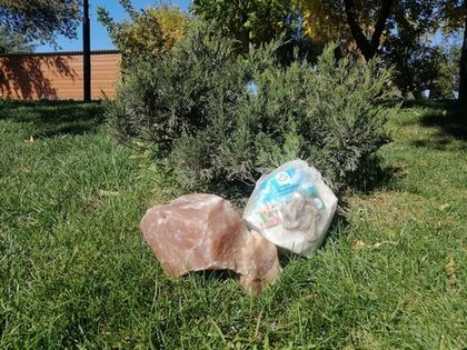 Соль лизунец гималайская каменная на веревке