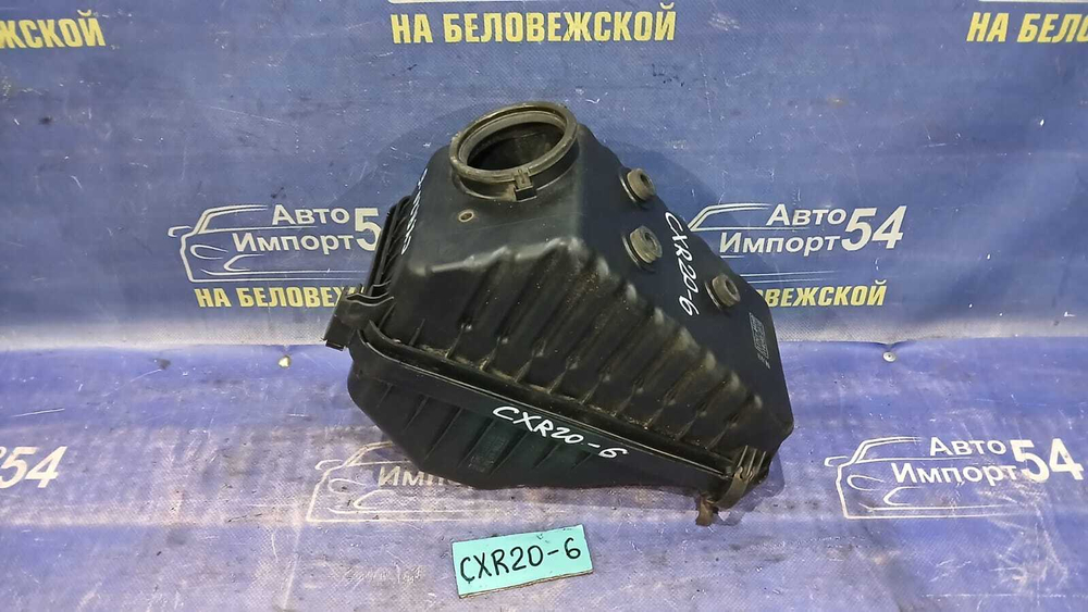 Корпус воздушного фильтра TOYOTA ESTIMA 1992