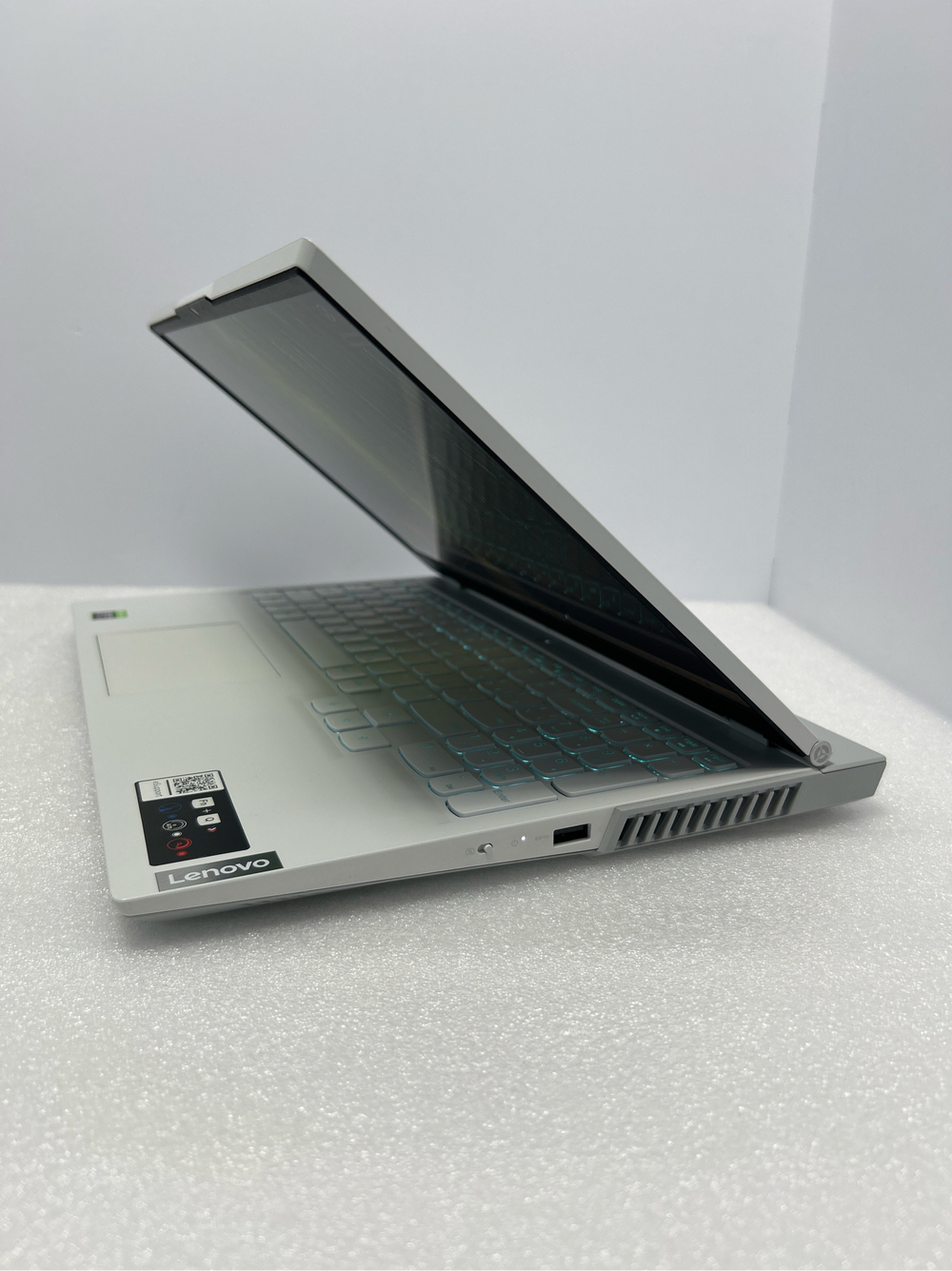 Ноутбук Lenovo Legion 5-15ITH6H 15.6"/Intel i5-11400H/RAM 16GB/SSD 512GB/nVidia GeForce RTX 3060 6 GB/1920х1080/IPS 165Hz/Windows 11/Подсветка кл-ры: LED/Белый. Состояние: B1