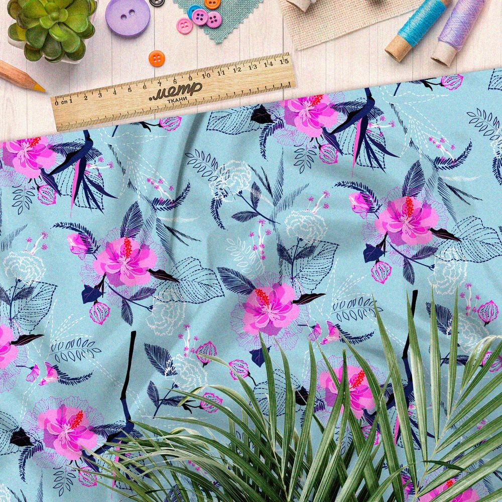 Ткань флис цветы на голубом фоне