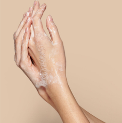 Garnier Hand Superfood - регенерирующий крем для рук с какао /   75  ml  / GTIN 3600542487764