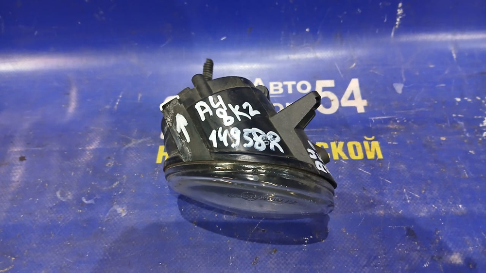 Туманка правая AUDI A4 2008-2012