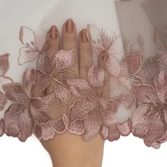 Вышивка на сетке кофе (левая) 17 см