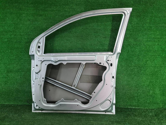 Дверь передняя правая Dodge Journey (2007-2020)