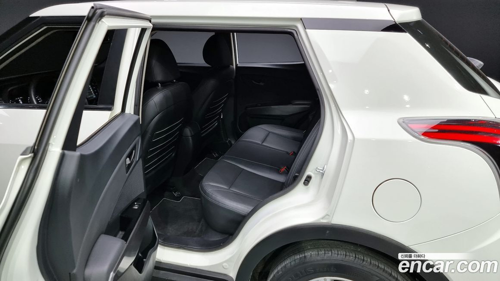 KG Mobility (Ssangyong) Very New Tivoli Бензин 1.5 2WD (12.2019)