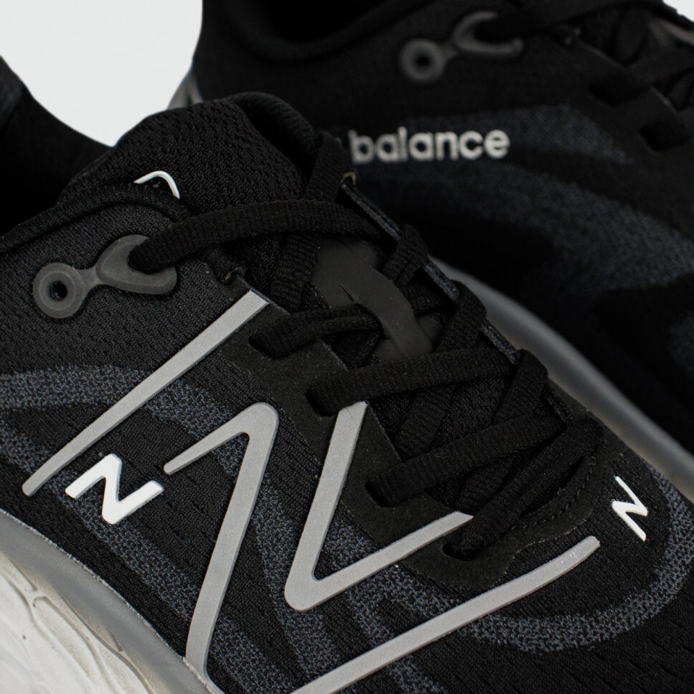 кроссовки New Balance Fresh Foam x More V4 Black White