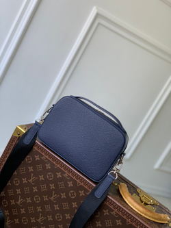 Louis Vuitton Avenue Messenger