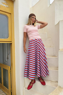 ZARA МИНИМАЛИСТИЧНАЯ ФУТБОЛКА С КОРОТКИМИ РУКАВАМИ, КРАСНАЯ ПОЛОСКА