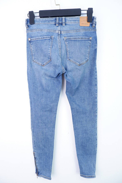 Джинсы Mango для городских будней, маркировка 34, визуально на 40 размер