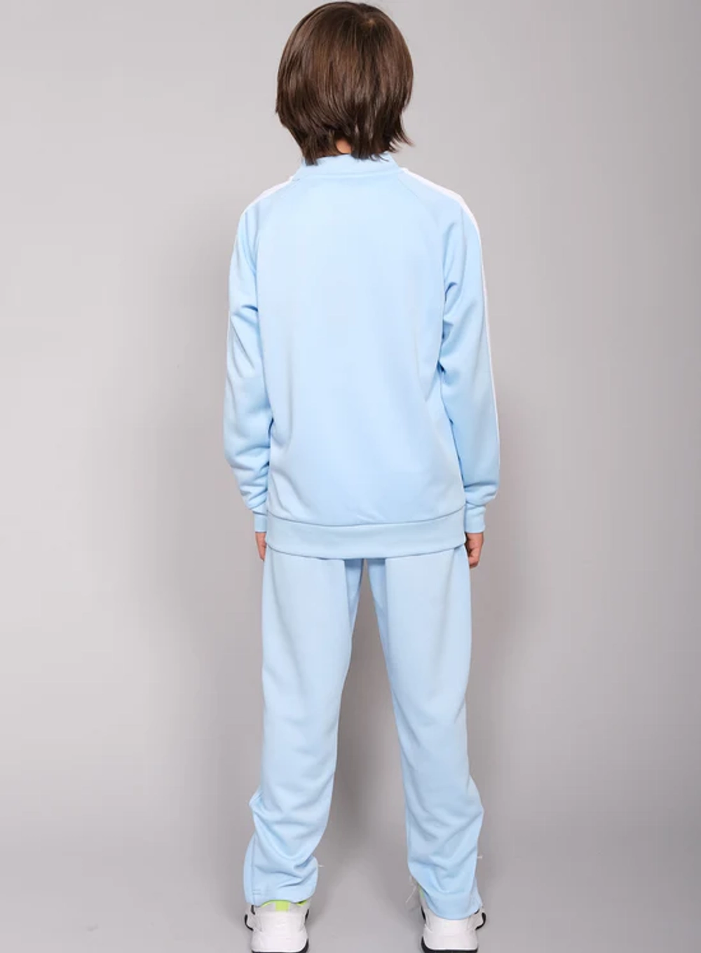 Модель рост 139 см. размер брюк 8-10 см