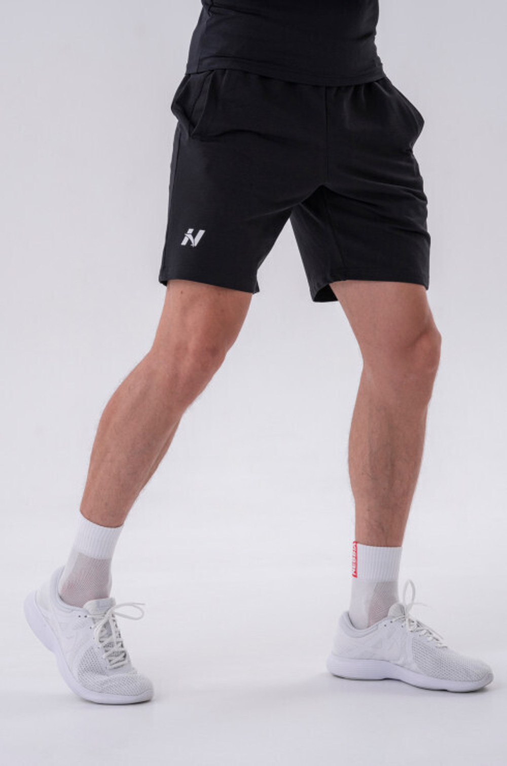 Шорты 	Relaxed-fit Shorts with Side Pockets 319 Черные