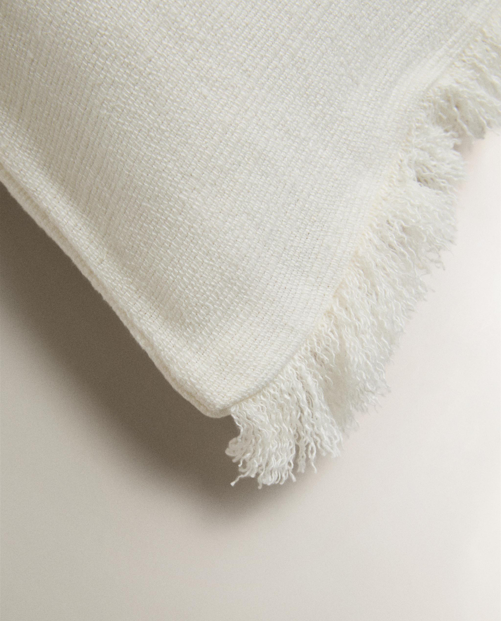Zara Home наволочка декоративная из льна, экрю · 6350/008