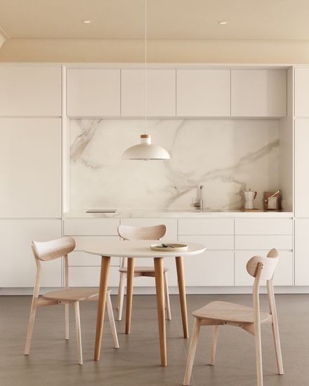 Oqui Раздвижной стол с белой столешницей и ножками из массива бука 90 (170) x 90 см La Forma Испания 