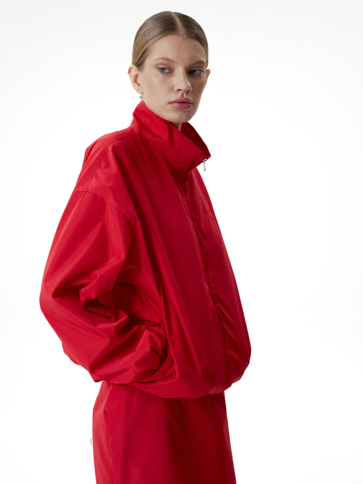 Бомбер из нейлона красный