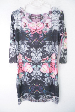 Платье прямое легкое 46 размер