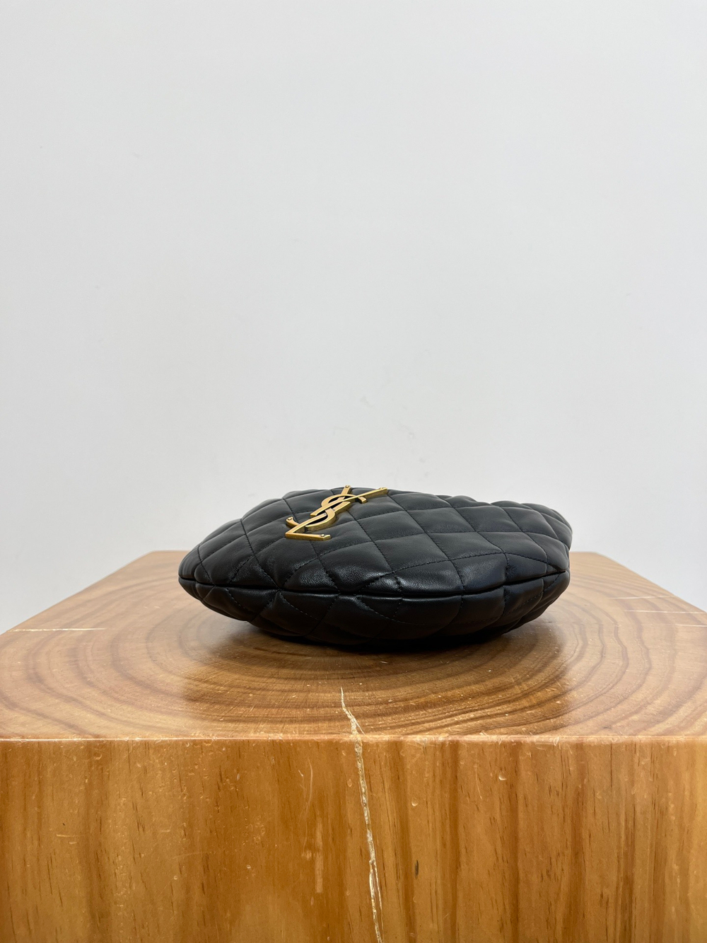 ICARINO В СТЕГАНОЙ НАППЕ