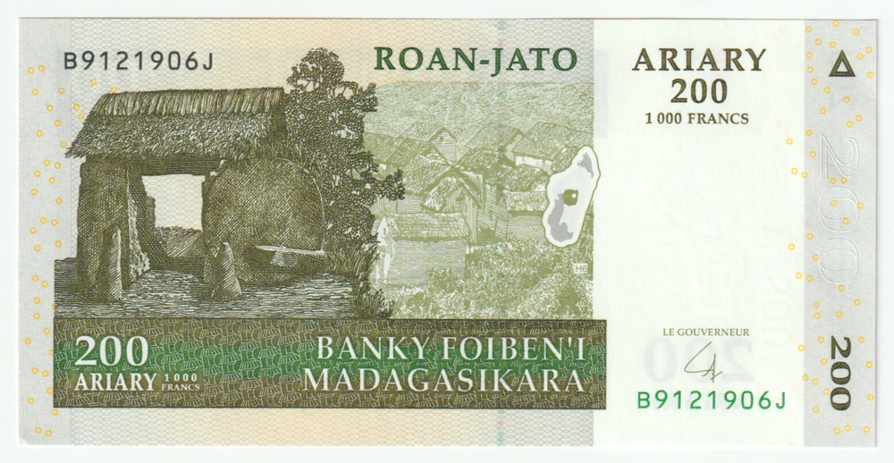 Madagascar, 200 Ariary / 1 000 Francs, 2004, UNC
