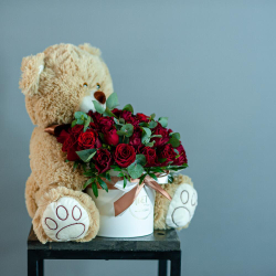 Набор 2в1: Шляпная коробка с розами+Медведь