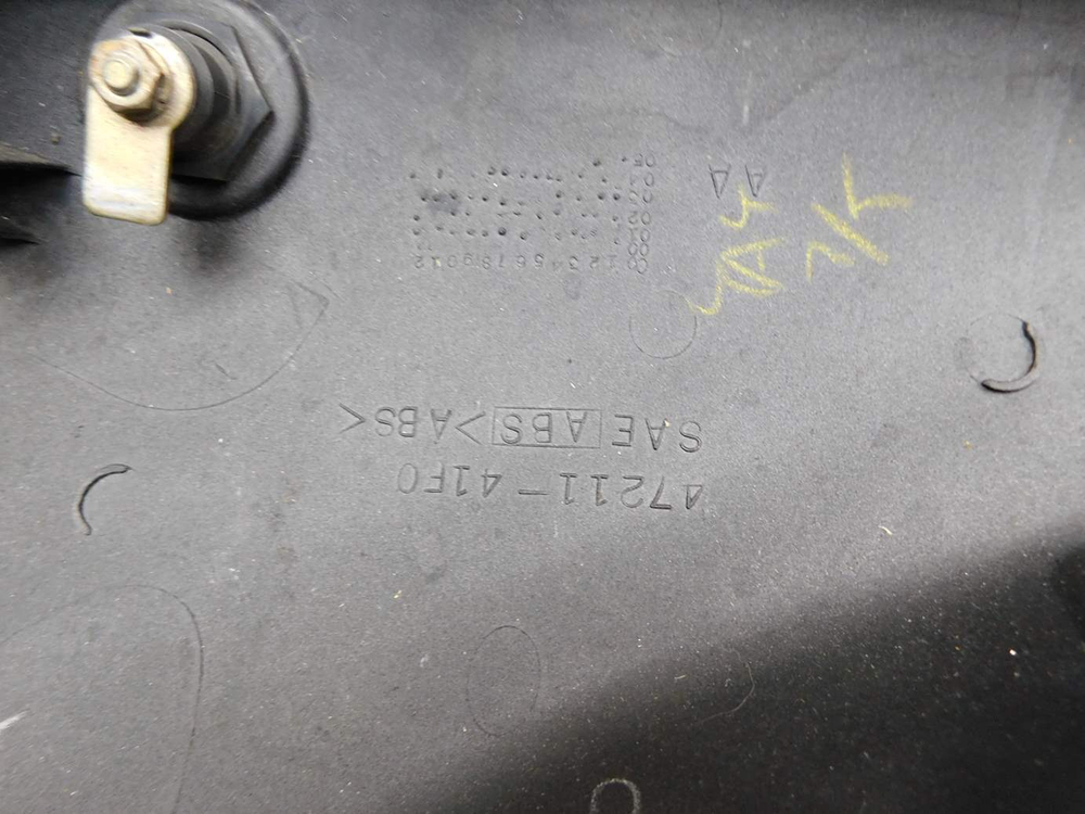 пластик боковой левый Suzuki Boulevard 400 VK55 47211-41F0