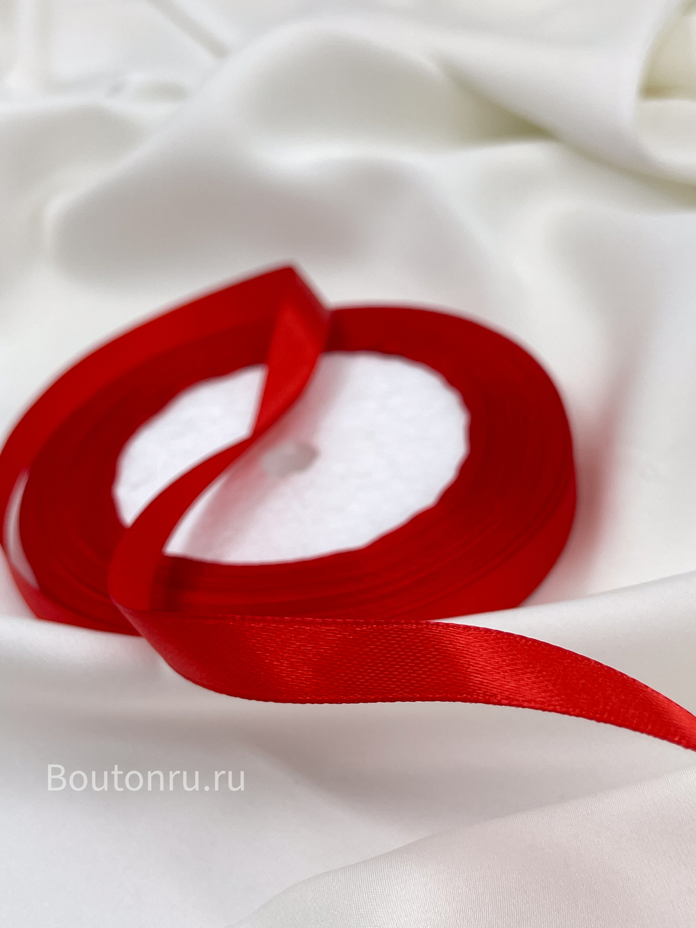 Атласная лента красная 1 см