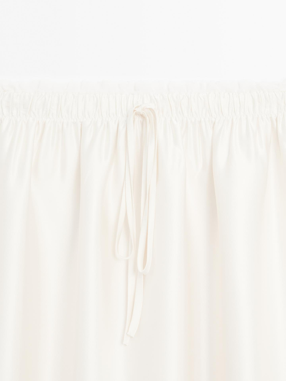 Massimo Dutti Мини-юбка с контрастной кружевной отделкой, кремовый