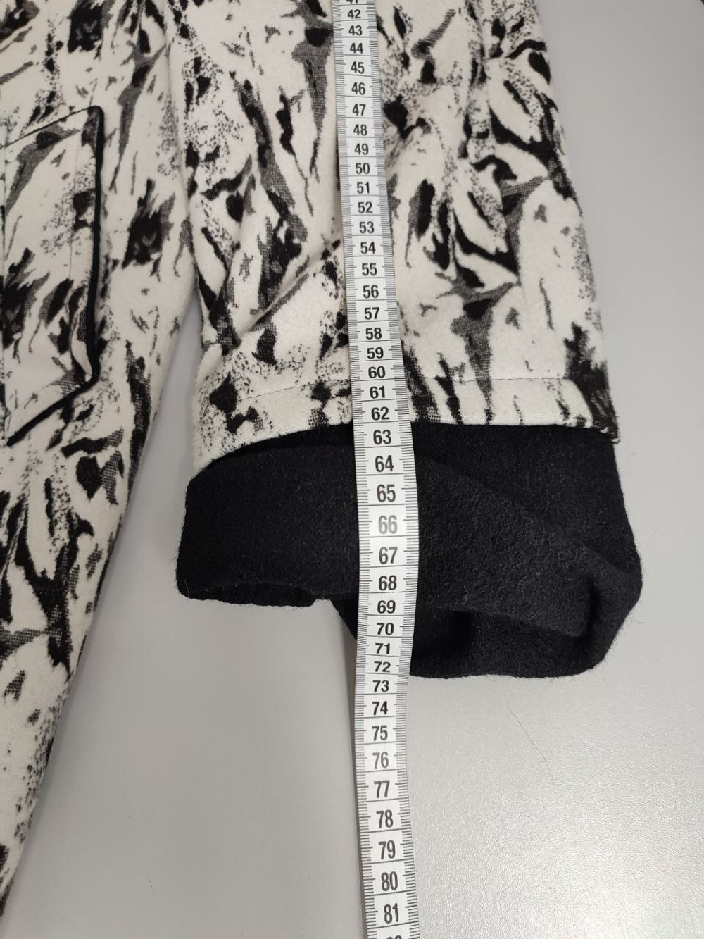 Пальто шерстяное с принтом 52-54 размер