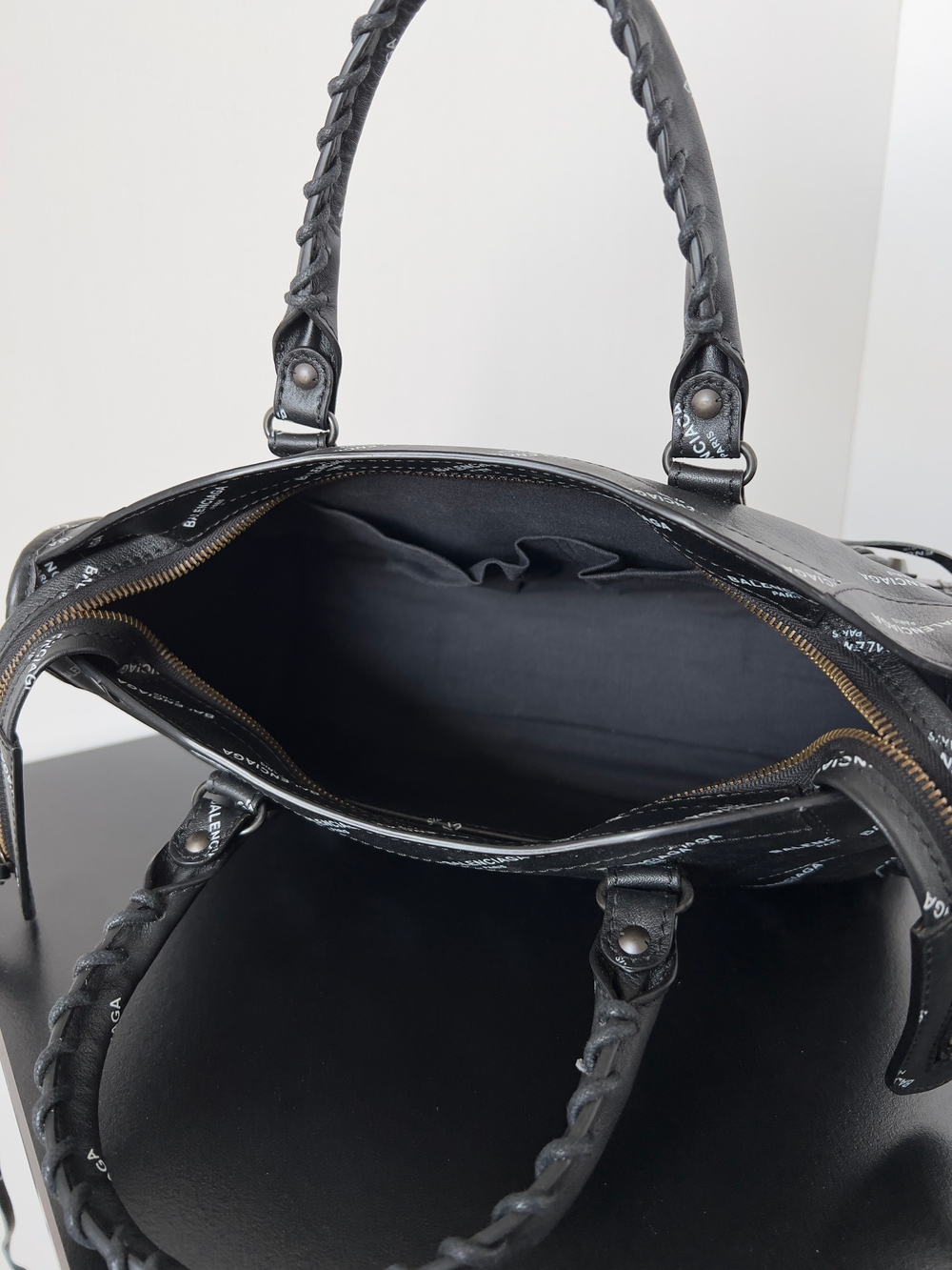 Balenciaga Classic Small City Bag 30 cm