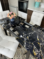 Стеклянный раздвижной стол "Черный мрамор" и стулья "ГУЧИ" белый