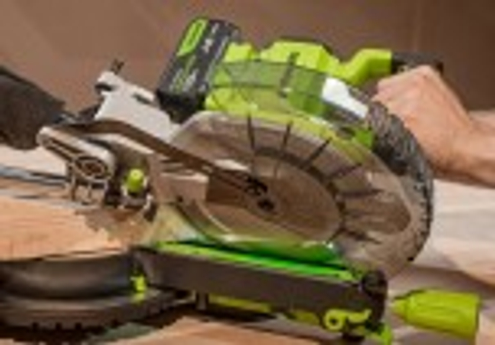 Пила торцовочная аккумуляторная GREENWORKS GD24MS216 24V, б/щ, 4800 об/мин, АКБ 4Ач и ЗУ 1501707UB