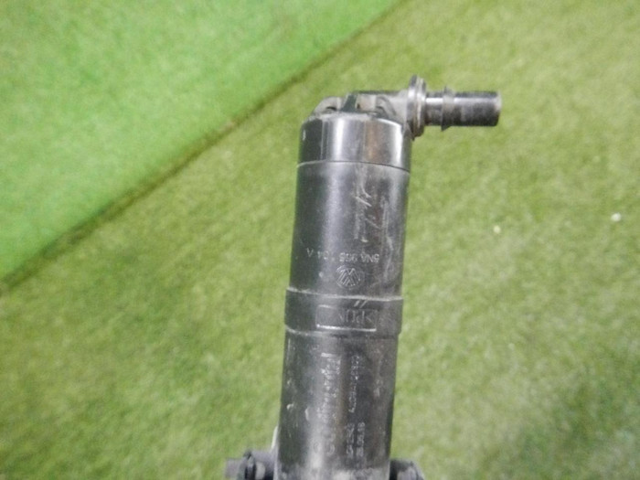 Стакан форсунки омывателя правый VW Tiguan 2 (2016-н.в.)