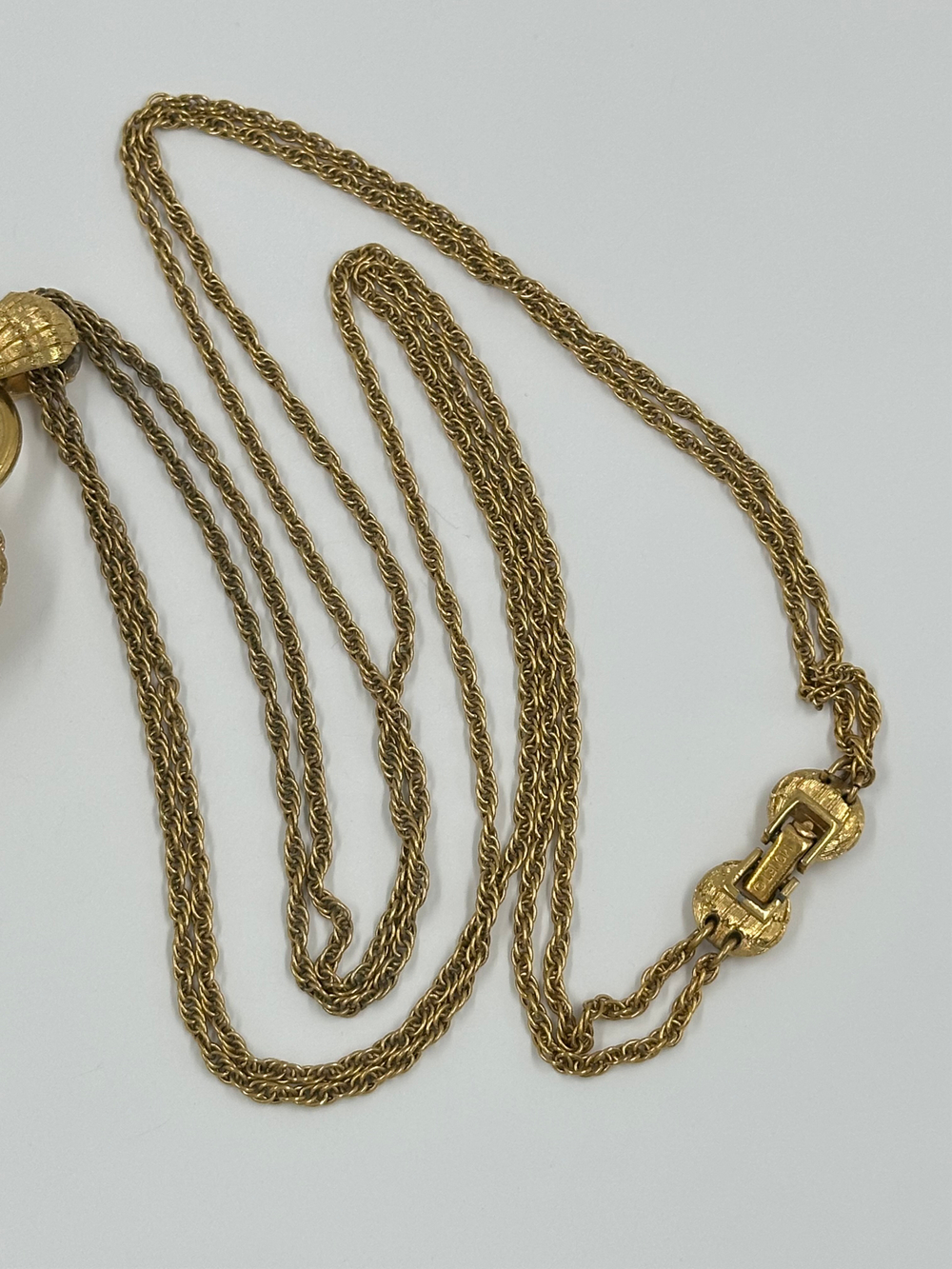 Кулон с кистью Monet