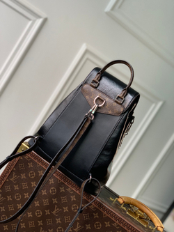 Louis Vuitton Montsouris PM