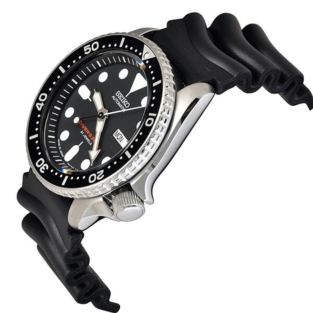 Мужские наручные часы Seiko SKX007J1