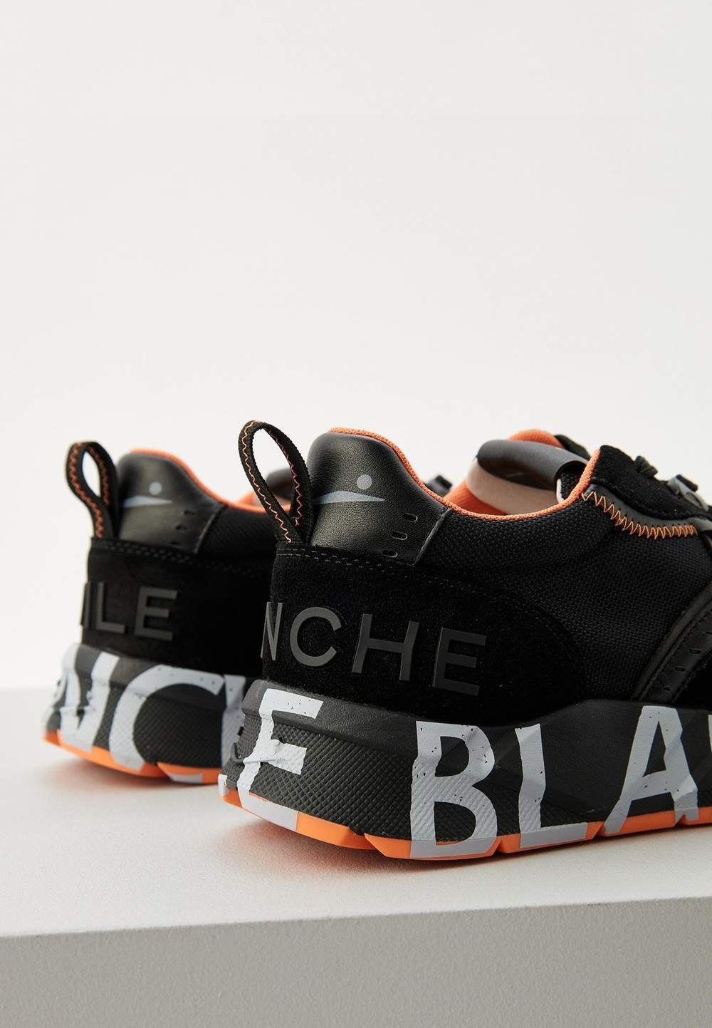 Кроссовки муж. Voile Blanche CLUB01 черный задник оранж
