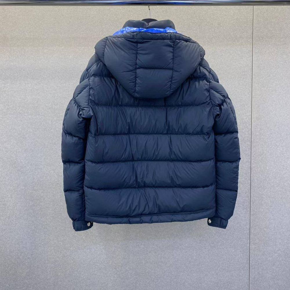 Пуховик Moncler